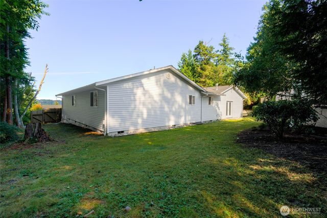 744 Shelter Bay Dr, La Conner, WA 98257