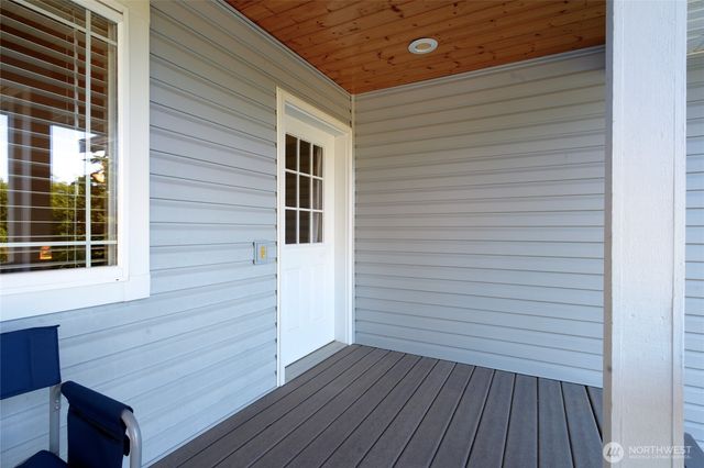 744 Shelter Bay Dr, La Conner, WA 98257
