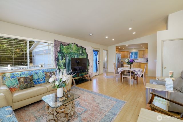 744 Shelter Bay Dr, La Conner, WA 98257