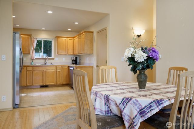 744 Shelter Bay Dr, La Conner, WA 98257