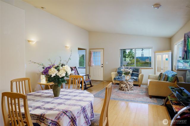 744 Shelter Bay Dr, La Conner, WA 98257