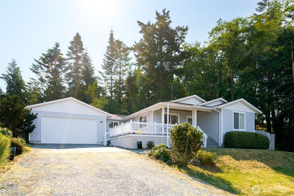 744 Shelter Bay Dr, La Conner, WA 98257