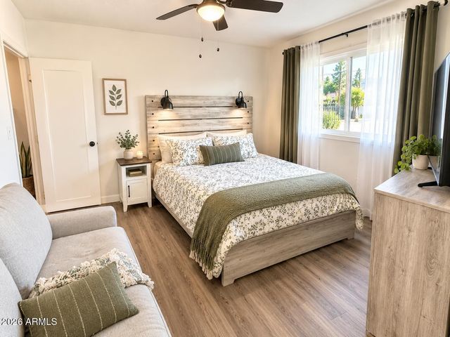 4488 E BELLEVIEW Street, Phoenix, AZ 85008