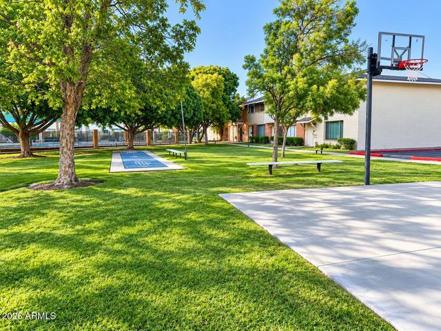 4488 E BELLEVIEW Street, Phoenix, AZ 85008