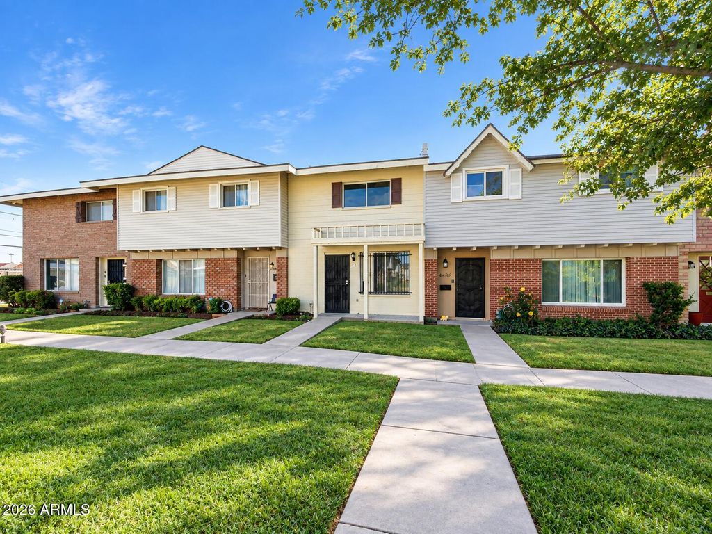 4488 E BELLEVIEW Street, Phoenix, AZ 85008