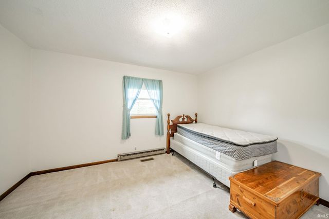 1334 S Onyx Court, New Castle, IN 47362