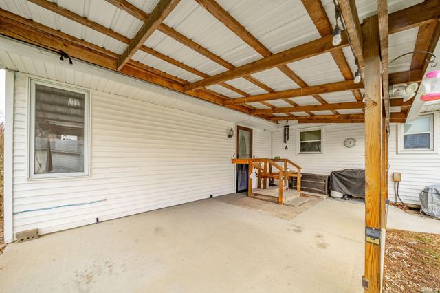 1334 S Onyx Court, New Castle, IN 47362