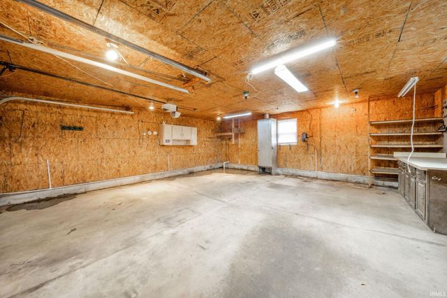 1334 S Onyx Court, New Castle, IN 47362