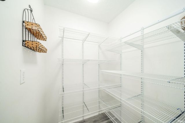 1334 S Onyx Court, New Castle, IN 47362