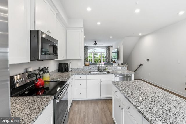 4915 CREST VIEW DR, Hyattsville, MD 20782