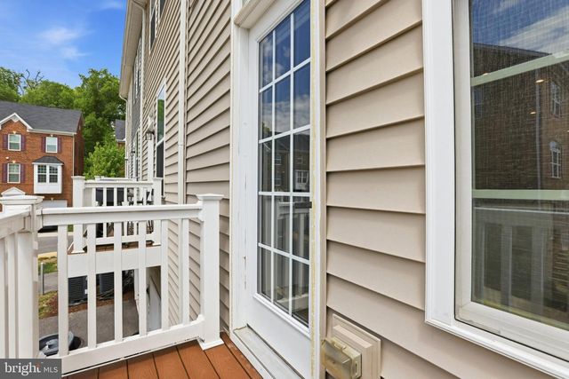 4915 CREST VIEW DR, Hyattsville, MD 20782