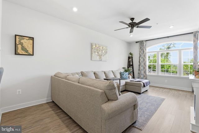 4915 CREST VIEW DR, Hyattsville, MD 20782