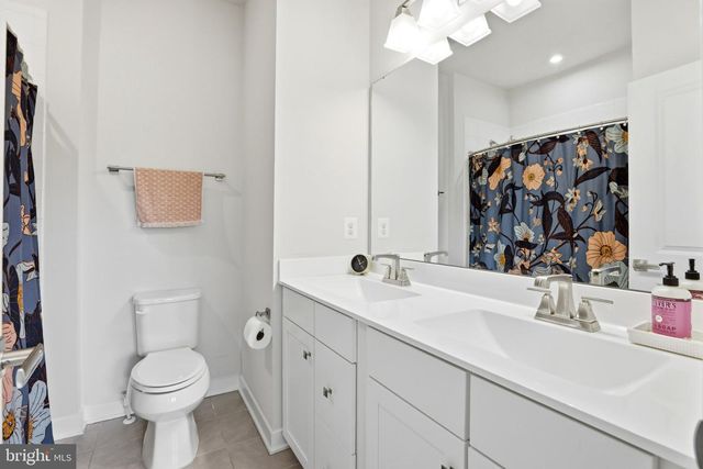 4915 CREST VIEW DR, Hyattsville, MD 20782