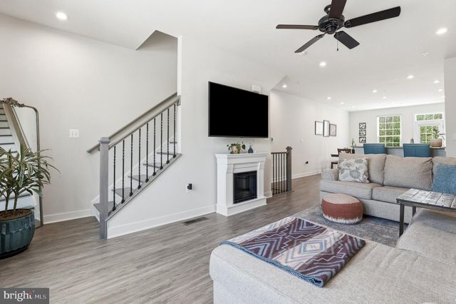 4915 CREST VIEW DR, Hyattsville, MD 20782