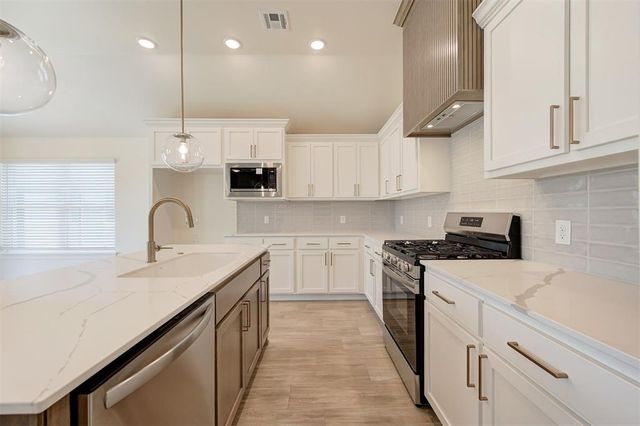 4132 Overlook Pass, Edmond, OK 73025