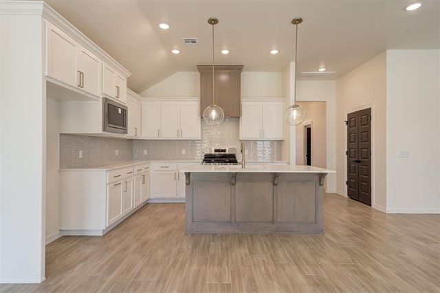 4132 Overlook Pass, Edmond, OK 73025