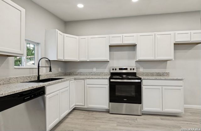 7518 SLEEPY VALLEY DR, San Antonio, TX 78242