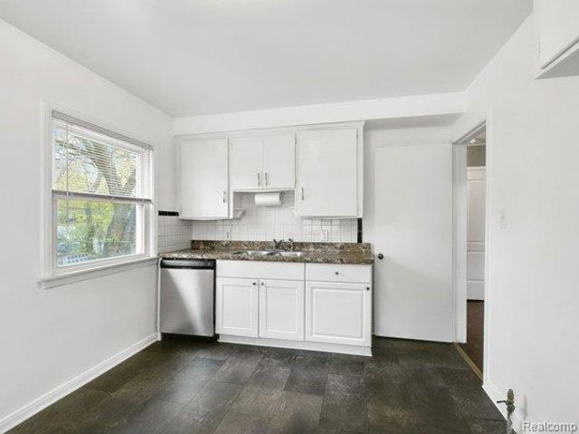 19921 Santa Barbara Drive, Detroit, MI 48221