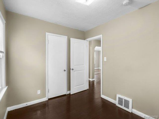 19921 Santa Barbara Drive, Detroit, MI 48221