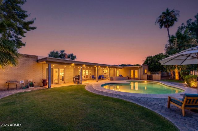 512 W MOON VALLEY Drive, Phoenix, AZ 85023