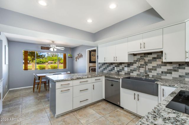 512 W MOON VALLEY Drive, Phoenix, AZ 85023