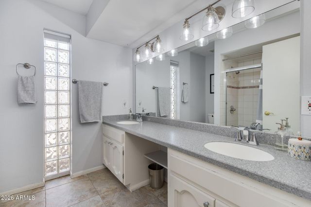 512 W MOON VALLEY Drive, Phoenix, AZ 85023