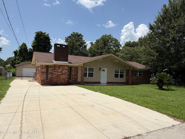 2191 Floyd Drive, Biloxi, MS 39531