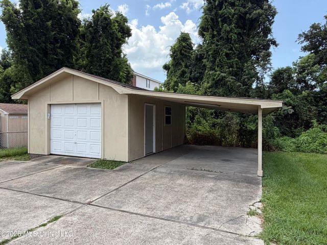 2191 Floyd Drive, Biloxi, MS 39531