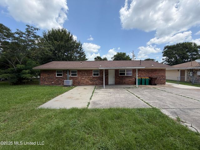 2191 Floyd Drive, Biloxi, MS 39531