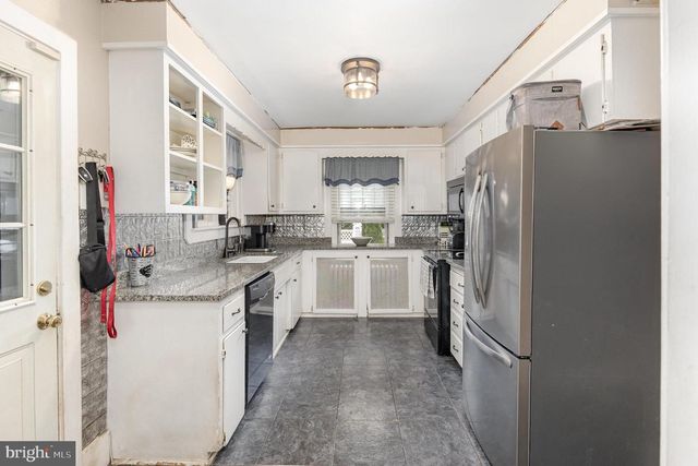 19 E WALNUT ST, Lebanon, PA 17042