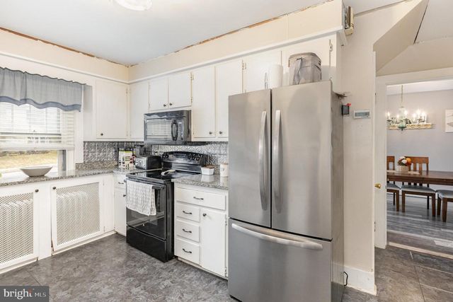 19 E WALNUT ST, Lebanon, PA 17042