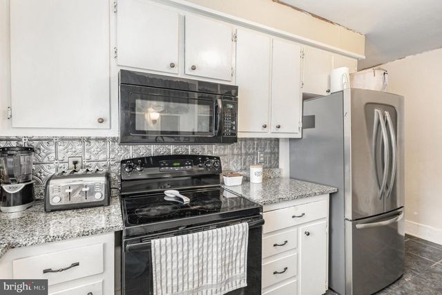 19 E WALNUT ST, Lebanon, PA 17042