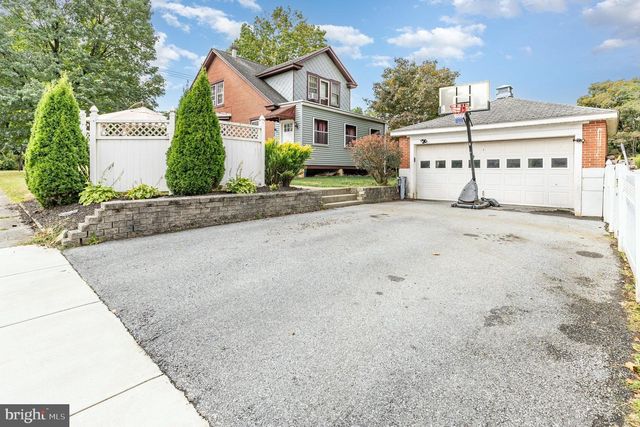 19 E WALNUT ST, Lebanon, PA 17042