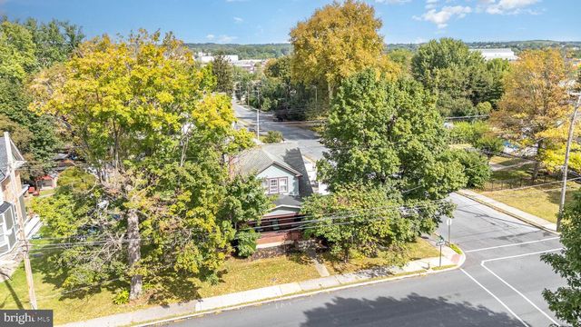 19 E WALNUT ST, Lebanon, PA 17042