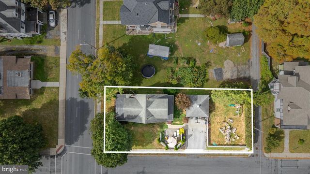 19 E WALNUT ST, Lebanon, PA 17042