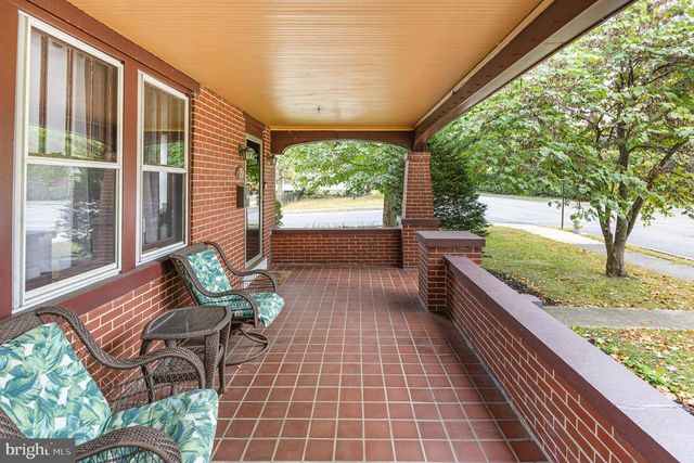19 E WALNUT ST, Lebanon, PA 17042