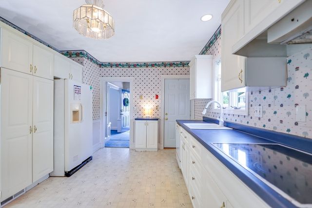 24 Hawthorne Street, Haverhill, MA 01835