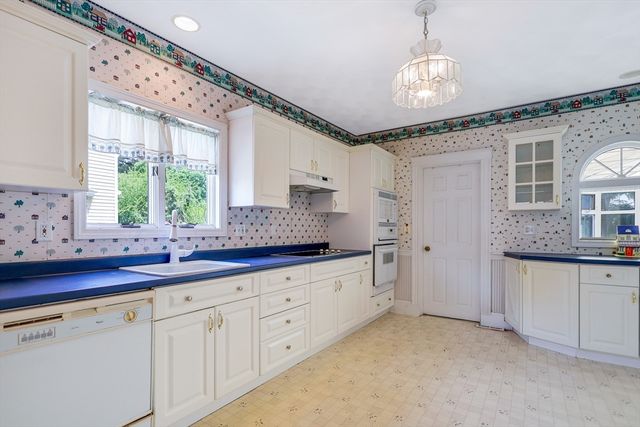 24 Hawthorne Street, Haverhill, MA 01835