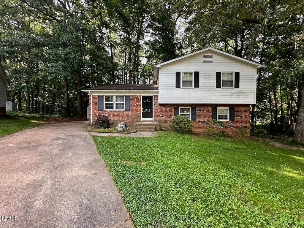 1505 Highland Trail, Cary, NC 27511