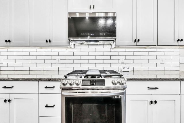 717 Valencia Dr, Clarksville, TN 37043