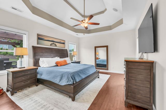 717 Valencia Dr, Clarksville, TN 37043