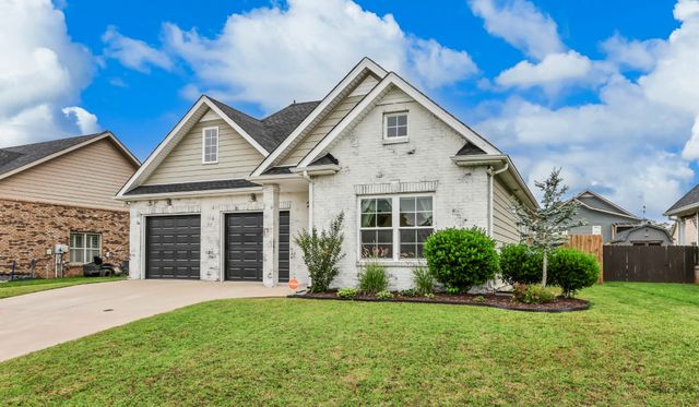 717 Valencia Dr, Clarksville, TN 37043