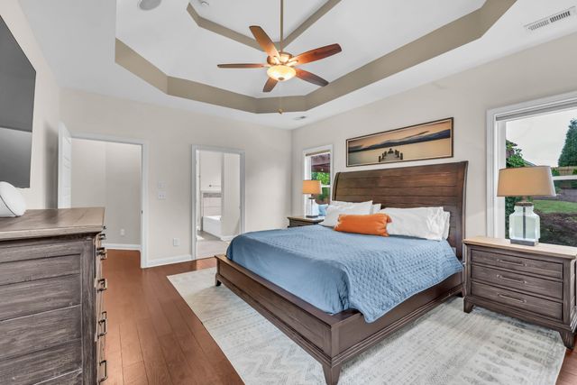717 Valencia Dr, Clarksville, TN 37043