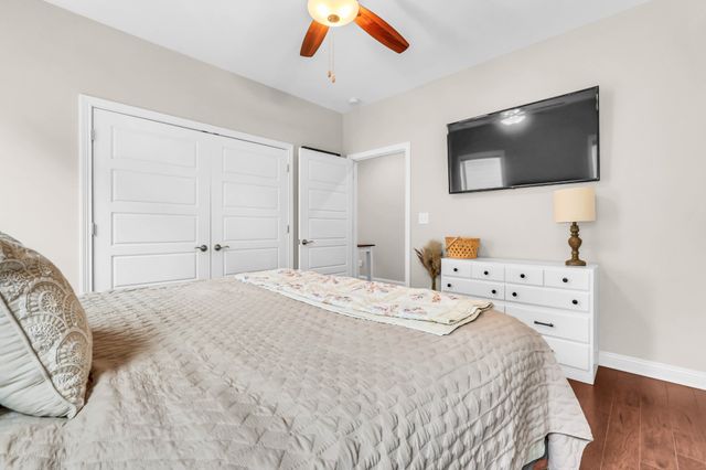 717 Valencia Dr, Clarksville, TN 37043