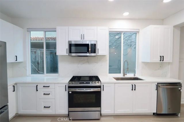 28 Hawaii, Aliso Viejo, CA 92656