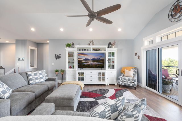 298 Peach Lane, Ridgedale, MO 65739