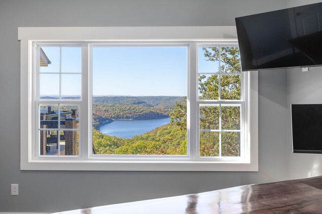 298 Peach Lane, Ridgedale, MO 65739