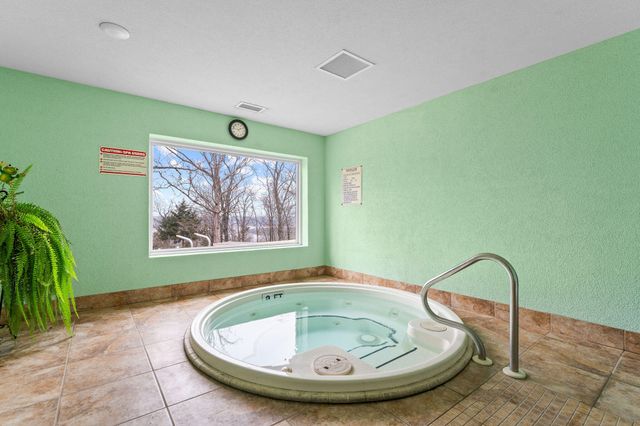 298 Peach Lane, Ridgedale, MO 65739