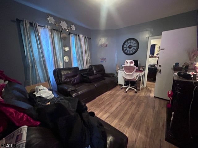 966 E 24Th St, Paterson City, NJ 07513