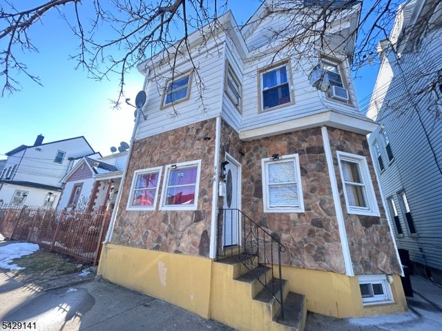 966 E 24Th St, Paterson City, NJ 07513